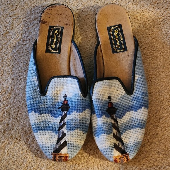 Lighthouse embroidery slides, Size 9-9.5 - Picture 1 of 4